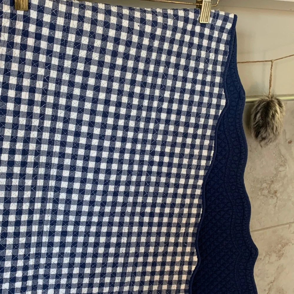 William Sonoma Blue Gingham Quilted 86x16 Table Runner Scalloped Edge Pristine